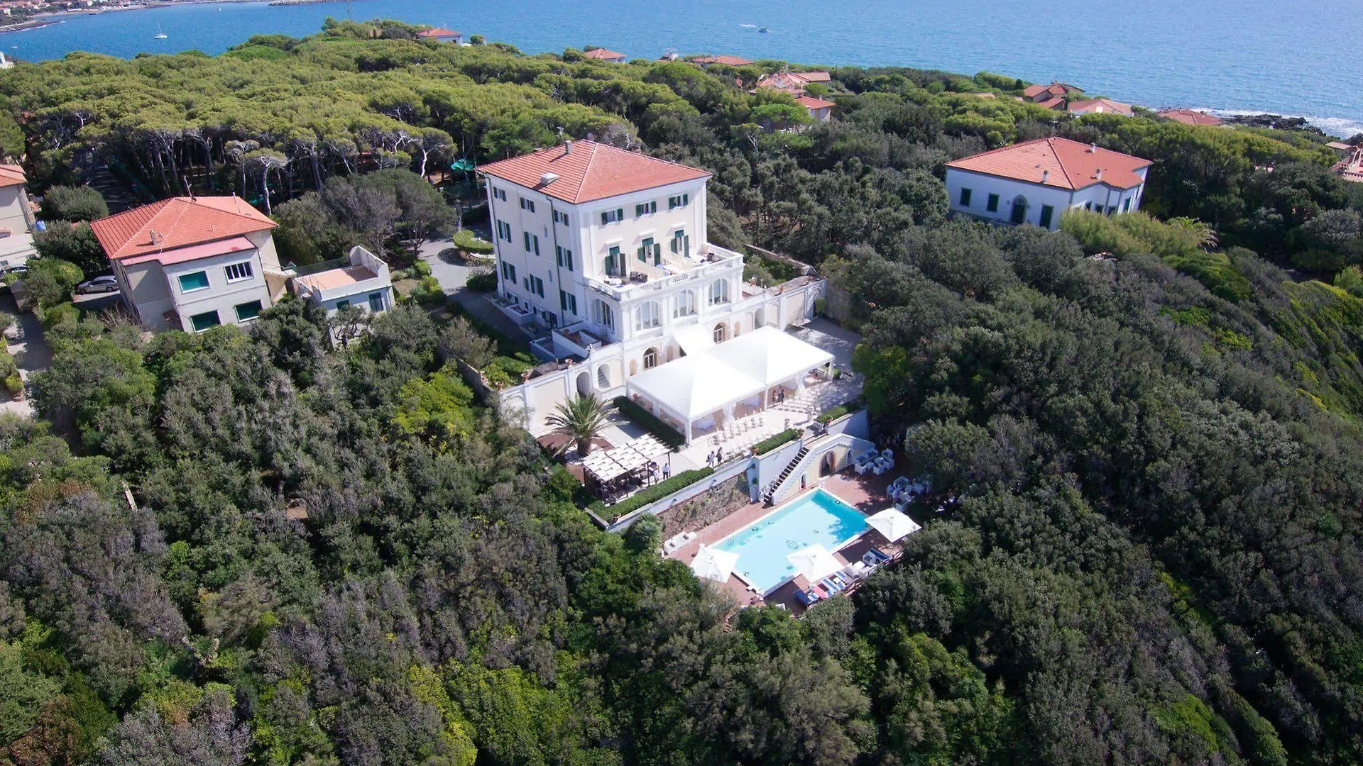 Villa Parisi Grand Hotel contacts